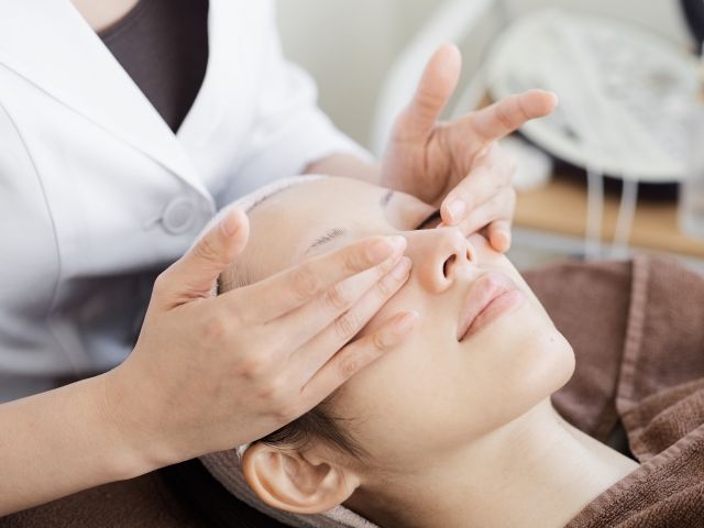 顔の施術 - 刈谷市で美容鍼の施術のことなら「G&Oアキュパンクチュア鍼灸院」